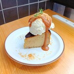 六感珈琲 - チャイバスクチーズケーキ