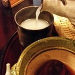 紫仙庵 - ドロンとした蕎麦湯。これで、〆だった。