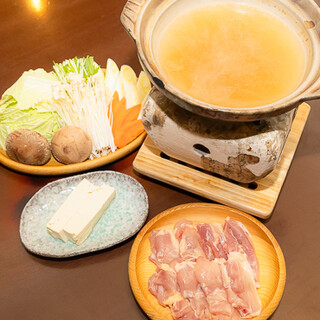 旨みたっぷりの鶏出汁が染み渡る、自慢の水炊き