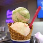 サーティワンアイスクリーム - 料理写真:「お花見だんご」×「白桃ブランマンジェ」