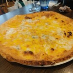 俺のフレンチ･イタリアン - クワトロフォルマッジ　1,518円