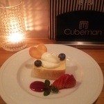 ビストロ キューブマン - デザートにスフレとコーヒーをいただきました。いつもどおり、美味しい。