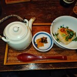 ごはんとお酒　なが坂 - 鯛みその焼きおにぎりの出汁茶漬け。