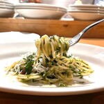 釜揚げシラスと青海苔のペペロンチーノ