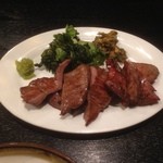 牛タン焼専門店 司 - 牛タンのアップ写真（2015/2/20）