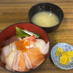 市場の食堂 - 全景