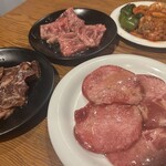 元氣七輪焼肉 牛繁 - 