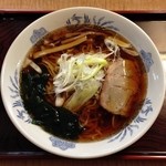 チャイニーズレストラン 中華屋 - 醤油ラーメン（690円）