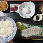 黒潮亭 - 小鉢と鯛のお吸い物までついて何と1280円！、驚愕のコスパだった。