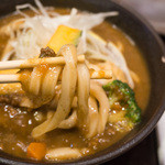 七弐八製麺 - スパイシーカレーうどんのうどんアップ