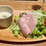 俺のイタリアン - スープとサラダ