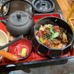 名代 宇奈とと - 料理写真:ひつまぶし1,300円。薬味がわさびだけなのが残念