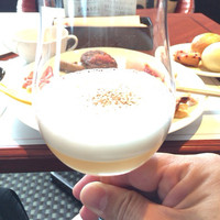 カサブランカ - ”リタのアップルパイカクテル”
                マッサンの主人公エリーのモデルとなった竹鶴リタの名を冠したノンアルコールカクテルです。
                余市産のリンゴジュースを使ってます。
                2015/2/21