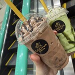 GODIVA - ドリンク写真:31%ミルクチョコショコリキサー 750円 / 石臼挽き宇治抹茶ショコリキサー 860円
