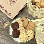 ステラおばさんのクッキー - 料理写真:・チョコココナッツ
・アーモンドチョコチップ
・ピーカンチョコチャンク
・ソフトチョコチップ