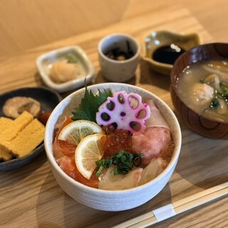 メニューリニューアル♪毎日ランチ営業中！