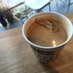 27 COFFEE ROASTERS - コーヒー豆購入で無料で付いてくるドリンク。
                        今回は『濃厚ラテ』にしました。