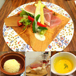 カフェやさしいちから。 - そば粉のガレット夜カフェセット1360円（かぼちゃ＆にんじんスープ、ローズティー、手作りアイス）