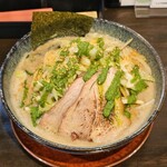 ソババル チリエージョ - 新玉ねぎとセロリのTONSIO（ガーリック）1950円