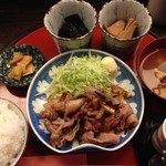 Waraku Yoitake - 黒豚生姜焼き定食