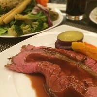 ロビーラウンジ 「マーブルラウンジ」 ヒルトン東京 - ヒルトンでランチなんだがスゴイ二日酔いなのでほうじ茶とか飲みたい。野菜おいしい！