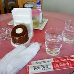 松竹飯店 - 【2015.2.21(土)】テーブルにある調味料等