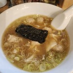 支那ソバ おさだ - ワンタンスープ