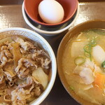 すき家 - 料理写真:牛丼&とん汁みそらーめん たまごセット
