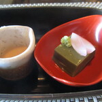 日本料理 「さくら」  - 先付（よもぎ豆腐）