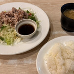 デニーズ - 料理写真:山形豚のしゃぶしゃぶ〜選べるソース おろしソース ¥1,199
ライス&みそ汁 ¥385