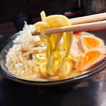 麺処 花田 - 以前、花田さんのチルド麺が発売されていて(銘店伝説)それが超〜好みの濃厚さだった。

お店の味はもっと美味しいに違いない！濃厚な味噌なのは確定してるしって事で遠征(๑˃̵ᴗ˂̵)