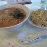 ふじ - お昼限定のみそラーメン半炒飯