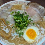 だるま大使 - 胡麻をたっぷり入れると中和してくれそうな気になりませんか?