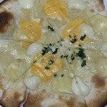 ポポラマーマ - うすパリ生地のたっぷりチーズハチミツがけ