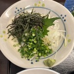いわし料理 善 - イワシとろろアップ　中にイワシの刺身が隠れてる