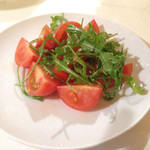 シシリヤ - 本日おすすめ プチトマトとルッコラのサラダ