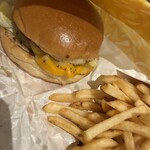 ゼッテリア - 絶品チーズバーガー°パテもバンズも 冷たい(>_<)残念!!