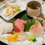 鮪、ハゼと精巣の粕漬け、鰤、きんき昆布〆、やりいか、毛蟹、数の子昆布（2015/01）