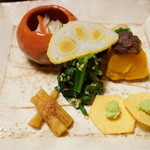 焼りんご、辛し蓮根、くわい煎餅とアボカド、やまごぼう、ほうれん草のごま和え、かぼちゃのいとこ煮（2015/01）