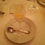 ル・ブルギニオン - お口直しのゆずのシャーベット。