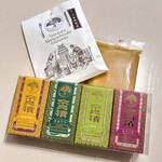 大和屋守口漬総本家 - ・チーズ味噌粕漬 70g ¥1188
・いろどり ¥1221
　守口漬、瓜奈良漬、胡瓜奈良漬、生姜奈良漬
