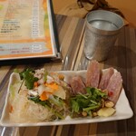 ひょうたん - お得セットのネームー&ヤムウンセン 容赦無い辛さ！