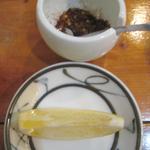 オリエンタルキッチン マリカ - モヒンガーの付け合わせ