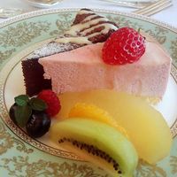ボア・ド・ブローニュ - 紅茶とケーキ(１２００円)
