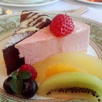 ボア・ド・ブローニュ - 紅茶とケーキ(１２００円)