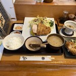 とんかつ しお田