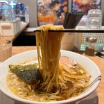 R+ 隠れ家すぎるラーメン屋 - 