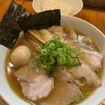 ShiNaChiKu亭 - 醤油　特ら〜めん
