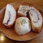 Resutoran Kafe Oputhimisuto - ランチの食べ放題のパン