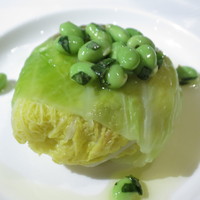 レストラン アラジン - ホタテのキャベツ包み蒸し　セップ茸オイルとユズ風味　枝豆